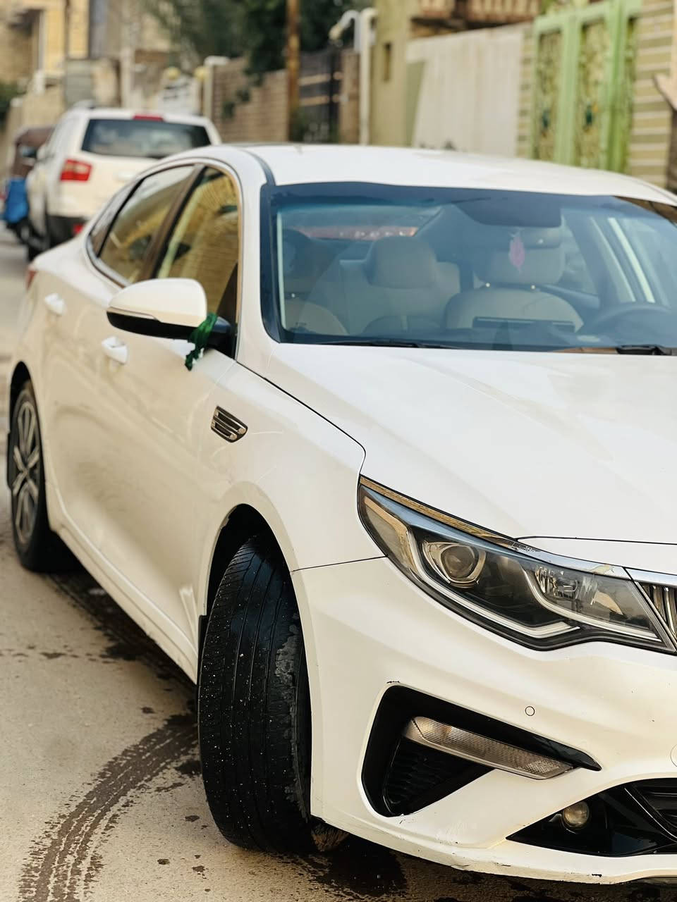 السلام عليكم 
كيا اوبتيما موديل 2020 (خليجي)
محرك (2400)
ماشية(95)
ويلكب كروم حجم 20
قطعتين تبريد 
لد نهاري 
رقم اربيل هزة وسنوية جديدة 
مكاني واسط الكوت 
استخدام شخصي 
السعر 192 وبيها مجال للشراي 
***********
