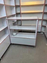 رفوف للبيع 6 قطع ارتفاع 2 متر ونص وعرض متر وقطعه ارتفاع 2 متر ونص وعرض...