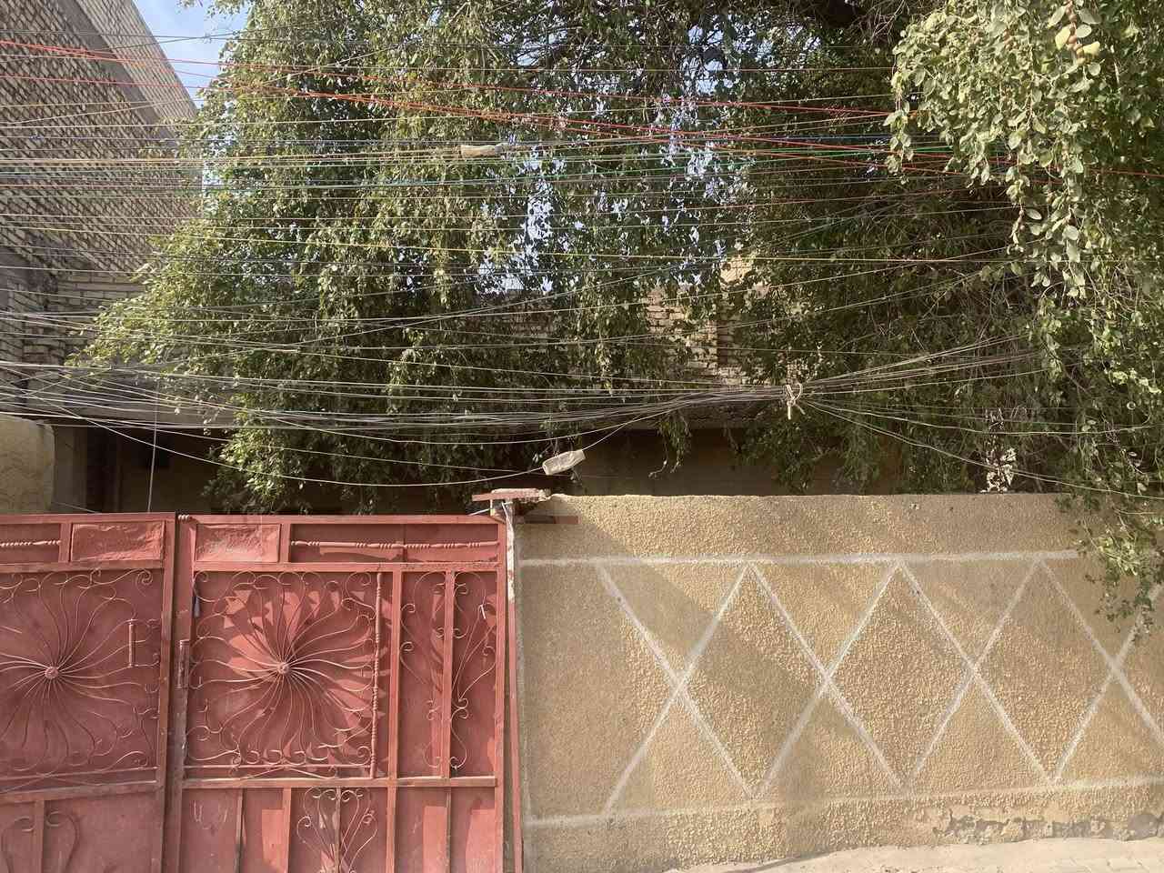 سلام عليكم بيت لليجار 200قاطيت  مقابيل ساحه رقم***********
