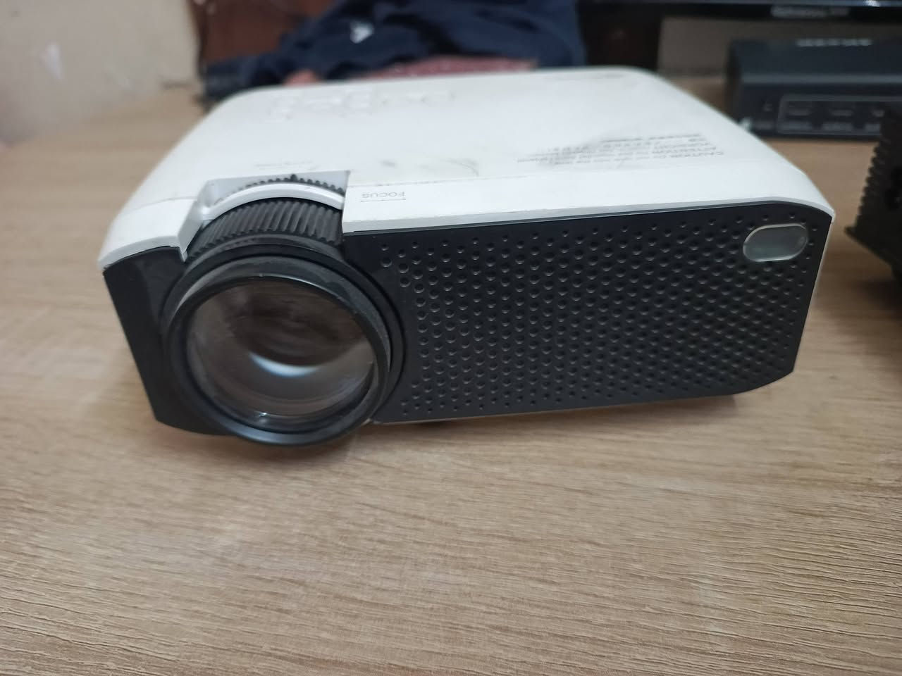 داتا شو
السوده شغاله وايفاي وhd وكامله كلشي شغال والبيضه تشتغل بس تعرض صوره بيضاء اعرضه فحم ثنيهن ب 50 متوفر توصيل لجميع المحافظات 
متواجد خاص وو واتساب ***********
