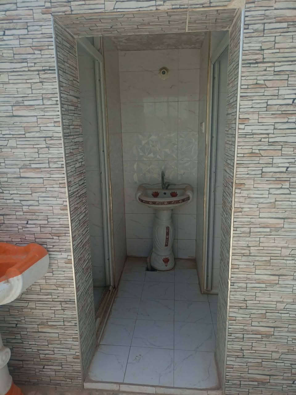 🏠 دار ملك صرف للبيع – السنية / حي السلام
📐 المساحة: 300 متر
🏡 البيت حديث وأساسه كونكريت ورباط شباك كونكريت ومسقف عكادة
يحتوي على: ▫️ غرفتين
▫️ صالة 12×4
▫️ براني 7×4
▫️ صالة طعام
▫️ مجموعتين صحية
💰 المطلوب: 5 مليون إسكان
💵 التسديدة: 45 ألف
💰 السعر الكلي: 130 قابل للتفاوض


**إذا كنت صاحب هذا الإعلان وتريد حذفه لأي سبب، رجاءا أرسل رسالة إلى الدعم الفني**
