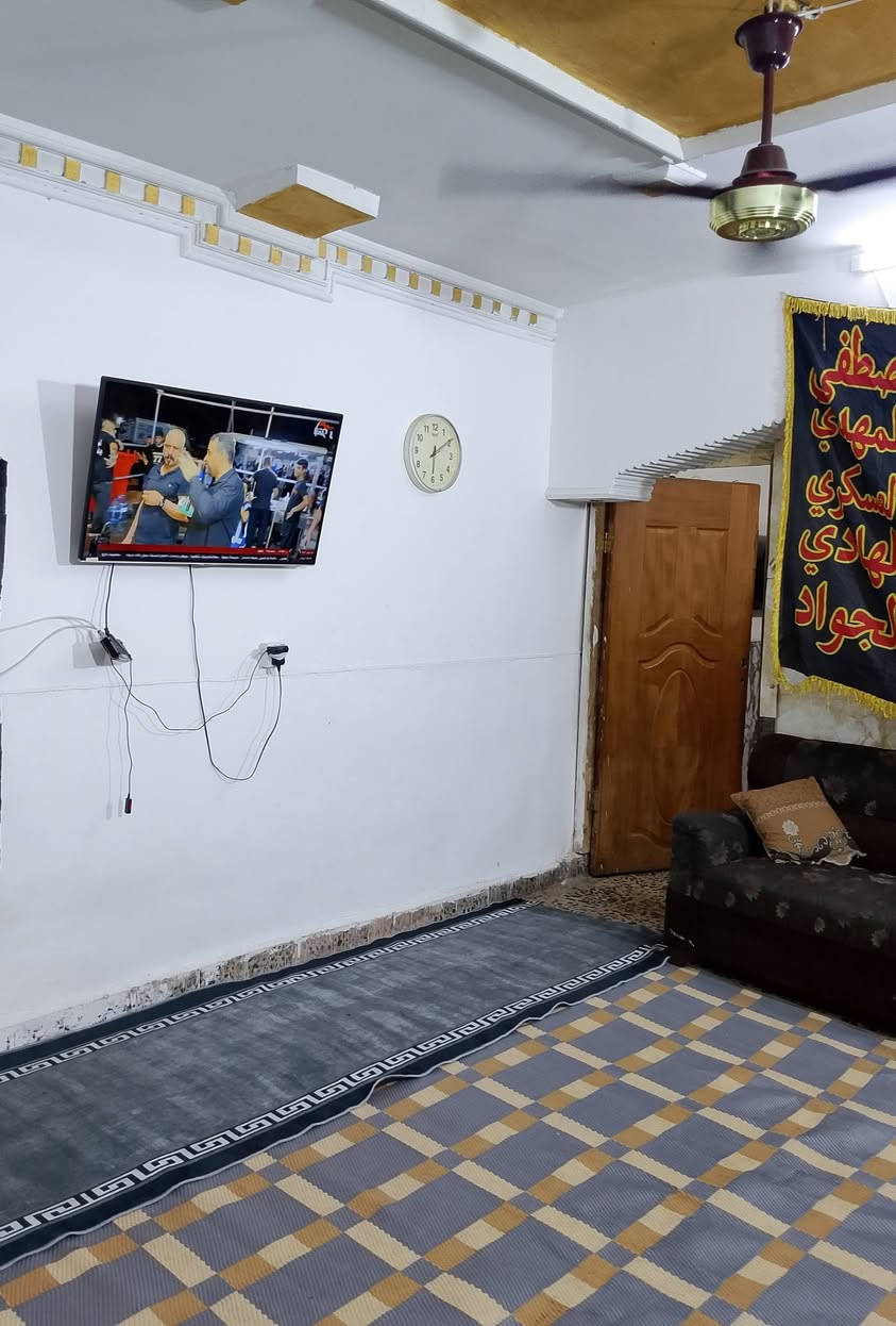 سلام عليكم دار للبيع مساحه٩٢ متر شارع مقابل الاطفاء من جهة الشعب والشارع مقابل حسينية المصطفى شارع ٢٠. بناء قديم طابقين سعر ١٩٥ للاتصال ***********
