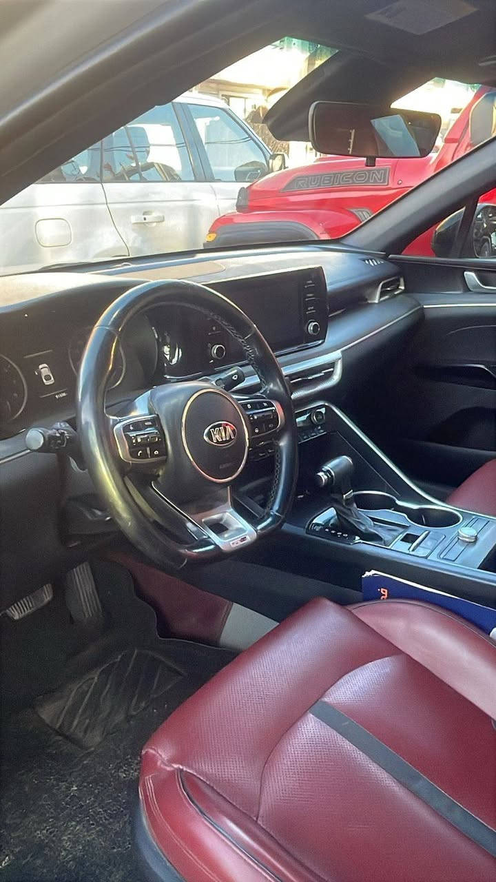 سلام عليكم اوبتما k5جتي لاين لون سمنتي صور الحادث مال أمريكا مرفق ويا الصور السعر 175 وبيها مجال للاتصال *********** بيع او مراوس
