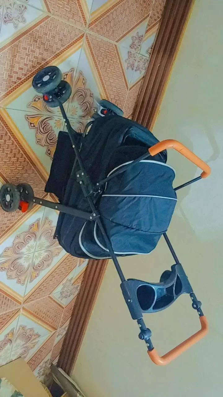 السلام عليكم
عربانه للبيع ترهم حت حماله باليد ستخدام قليل سعرها مناسب     
***********
