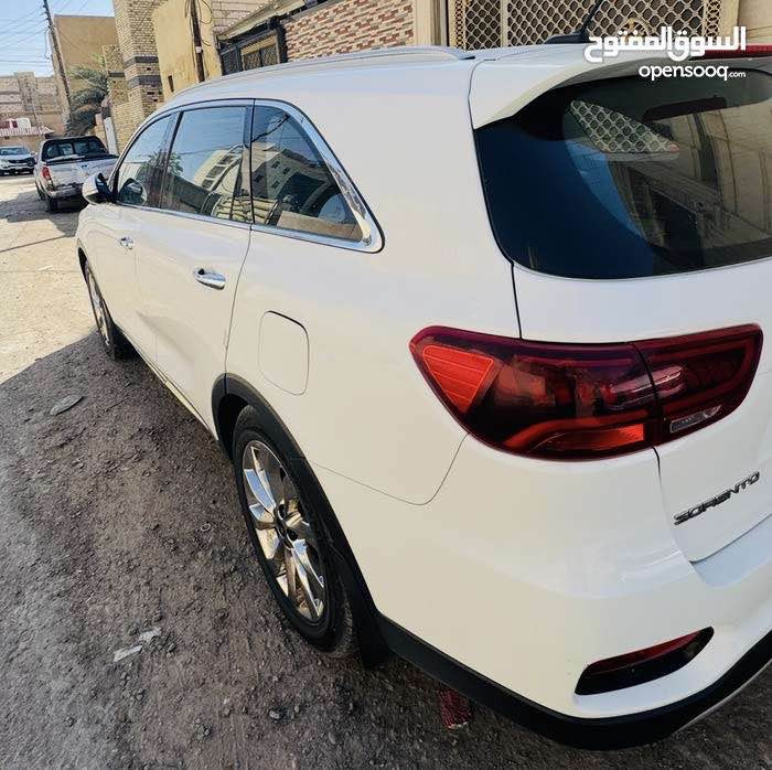 كيا سورنتو 2019 خليجي 
رقم بصرة الجديد ورقمها مميز الهزة قبل اشهر ومجددة السنوية 2030  6 سلندر كير 8 نمر 
7 راكب
ماشية 113 الف كم وقابل للزيادة
كراسي جلد والامامية فقط تحكم كهربائ
كامرة خلفية دوارة
 تشغيل بصمة والابواب الامامية ايضا بصمة 
 بردات خلفية
 حساسات امامية وخلفية
صندوك  باب كهرباء
هندبريك بصمه 
اوتو هولد (.   Auto Hold)
حساسات ضغط الاطارات
بلوتوث ومنافذ شحن و AUX و CDو كار بلي 
ويل حجم 19 
محرك + كير بلاد ما مفتوح
تبريد 3 قطع
مكفولة من الصبغ والتبديل فقط تعديل بارد الجاملق الامامي الايمن ، حدادية واطارات جديدة السعر 265 ورقة
للتواصل الاتصال او وتساب :*********** البصرة, العراق
