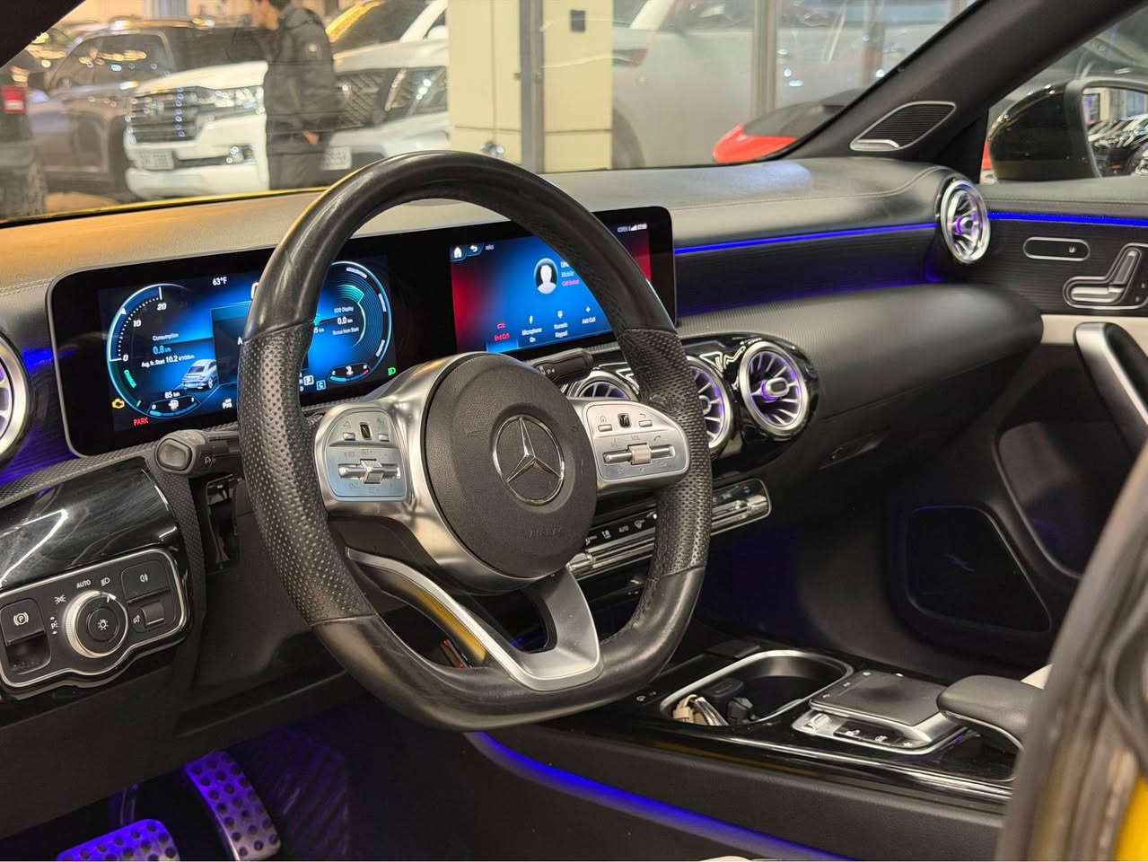 ميرسيدس ٢٠٢٠ 4matic
هةموو شتيكي بةشرتة يةك دينار مةسروفي نية
كير و مةكينة و كارةباياتي بةشةرتة
بستةك جاملخ و بستةك بوند سبوخة بي ژوري بي ارباك 
فول فول مواسةفات 
شوين هةولير 
‏Ⓜ️0750 369 9092
سعر  ٢٣٥$ كةميك مةجال

سيارة كلش حلوة اعي من صور 
بيها شبر جاملخ و شبر بوند بدون دواخل بدون ارباك 
فول فول مواصفات كير و محرك كهربائي كولها شرت 
مكان سيارة اربيل 
سعر ٢٣٥$ بي مجال شوية أربيل, العراق
