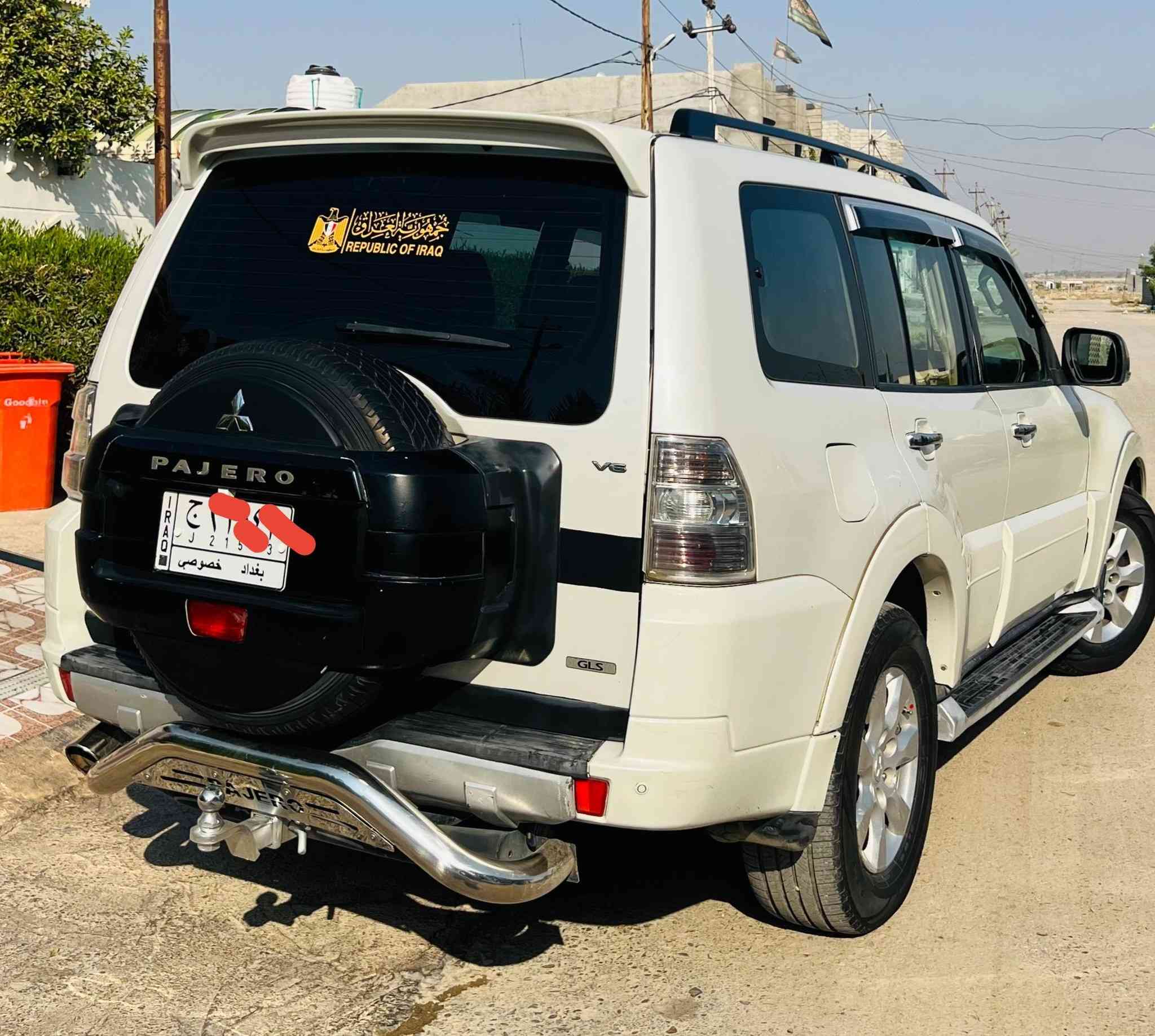 للبيع باجيرو 2008 محدثه 2016 رقم بغداد بيها خمس قطع صبغ يعني نص احزام. گير ومكينه مكفولات تخم تاير جديد كشنات تدفئه.ثلاجه وهواي بيها مواصفات مكان السياره ديالى السعر 100$  الاتصال ***********
