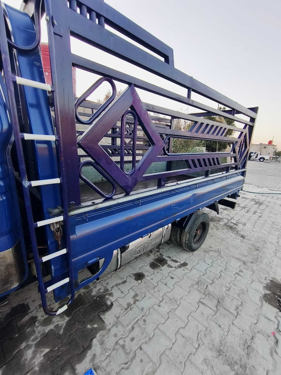 السلام عليكم.....كيا فحل مسكر كفاله.
 7 كير مجول رقم شاصي واضح بسمي رقم انكليزي سنويه مجدده... شرط التحويل عنواني بصرة للتواصل بي واتساب ***********
