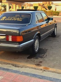 مارسدس جامبو • ١٩٨٩ • باب قصير