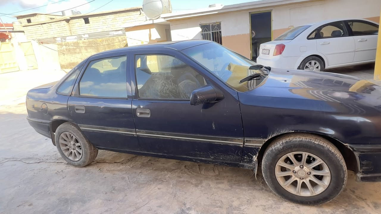 السلام عليكم 
متاح سيارة فكترا جحم 16 

محرك وگير شرط 

بدون ضرر بدون صبغ 

رقم الماني سنوية لل 2027

السعر 38 

او معارض ب 18 او 20


**إذا كنت صاحب هذا الإعلان وتريد حذفه لأي سبب، رجاءا أرسل رسالة إلى الدعم الفني**