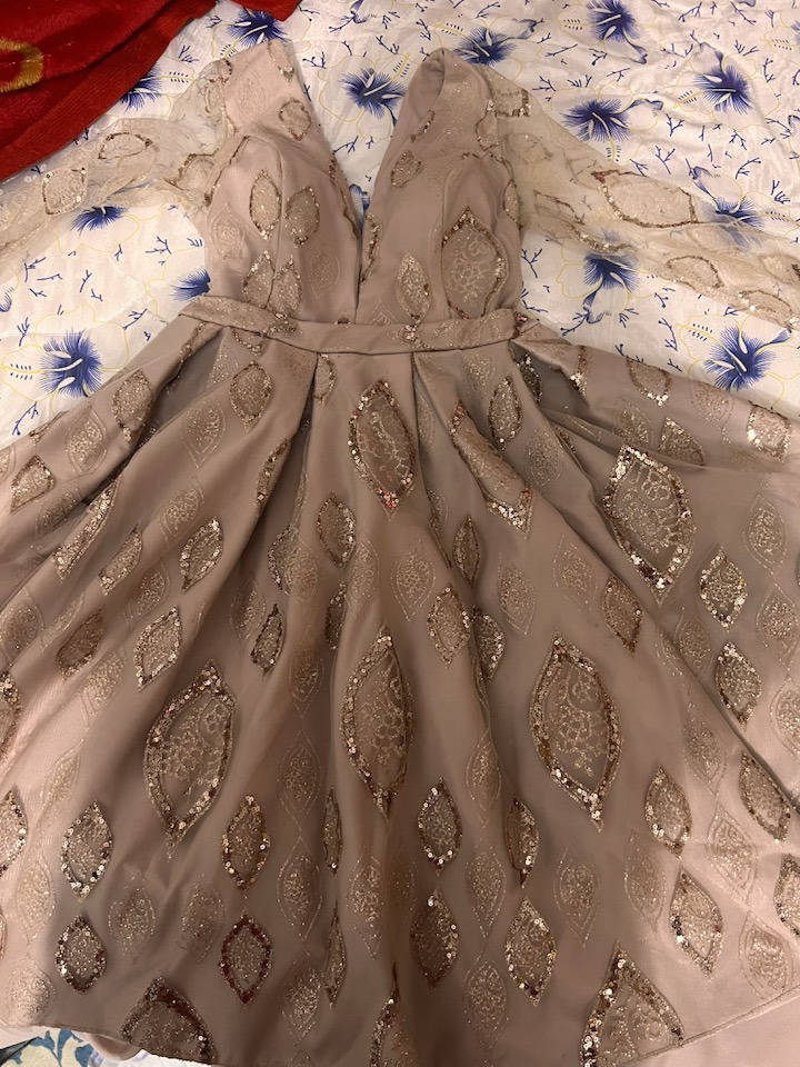 بدله مشغوله كشخه بلبس قصيره من امام وطويله من الخلف تلبس وزن 60  ملبوسه مره ماخذتهه ب 95 واريدهه ب 35 🌹


**إذا كنت صاحب هذا الإعلان وتريد حذفه لأي سبب، رجاءا أرسل رسالة إلى الدعم الفني**