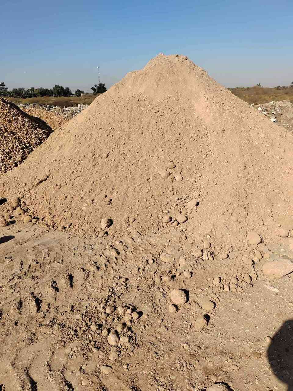 السلام عليكم
سبيس 
رمل 
رمل احمر 
حصو 
جص 
طابوق جديد نجيب لك من المعمل لا تريد 2000 4000

***********
