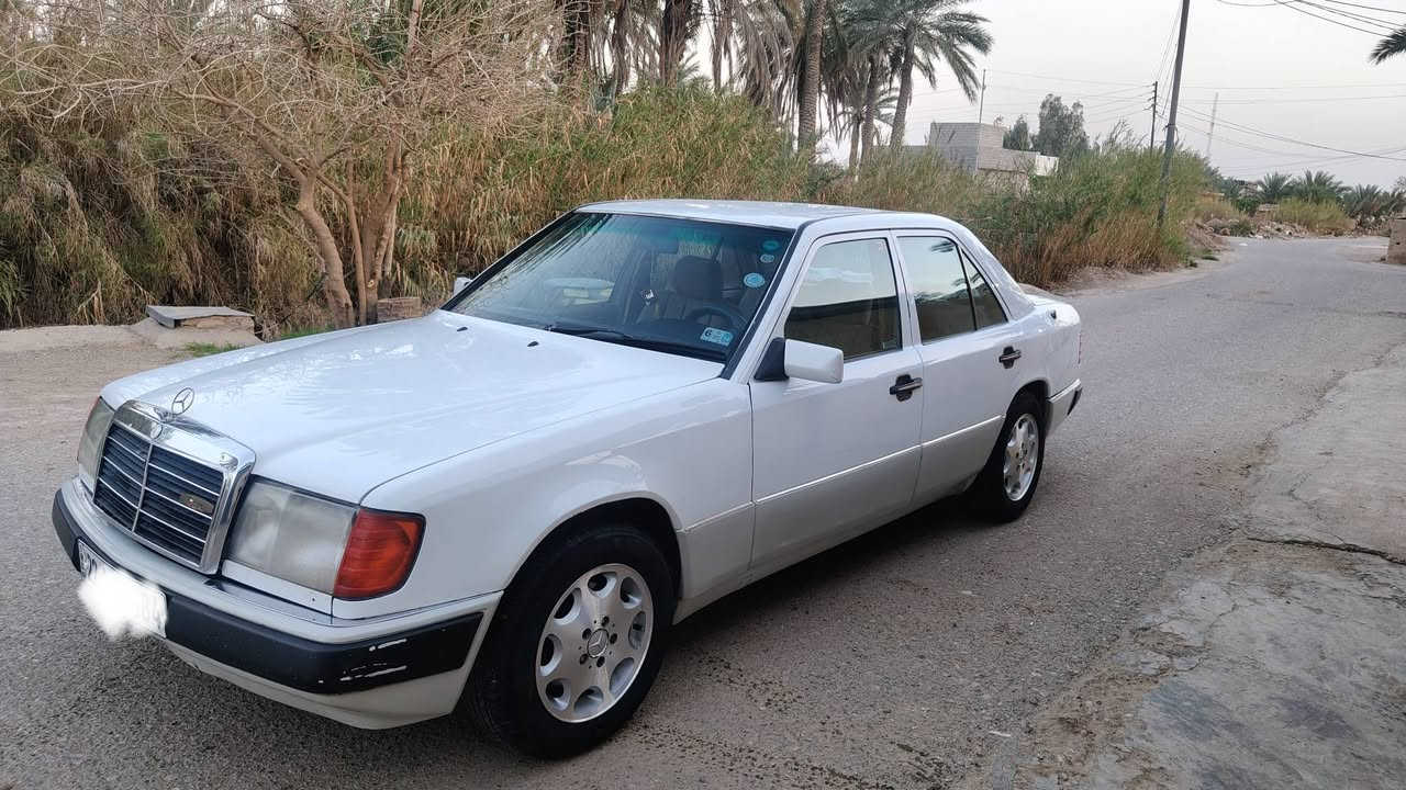 السلام عليكم 
مرسدس موديل 88 للبيع 
رقم انكليزي اربيل سنويه الى29
مكينه بطه حجمهه 2 ونص تبريد تدفئه 
تخم تاير جديد 
السياره كامله امكمله 
العنوان ديالى / كنعان
السعر عل الخاص 
***********
***********
