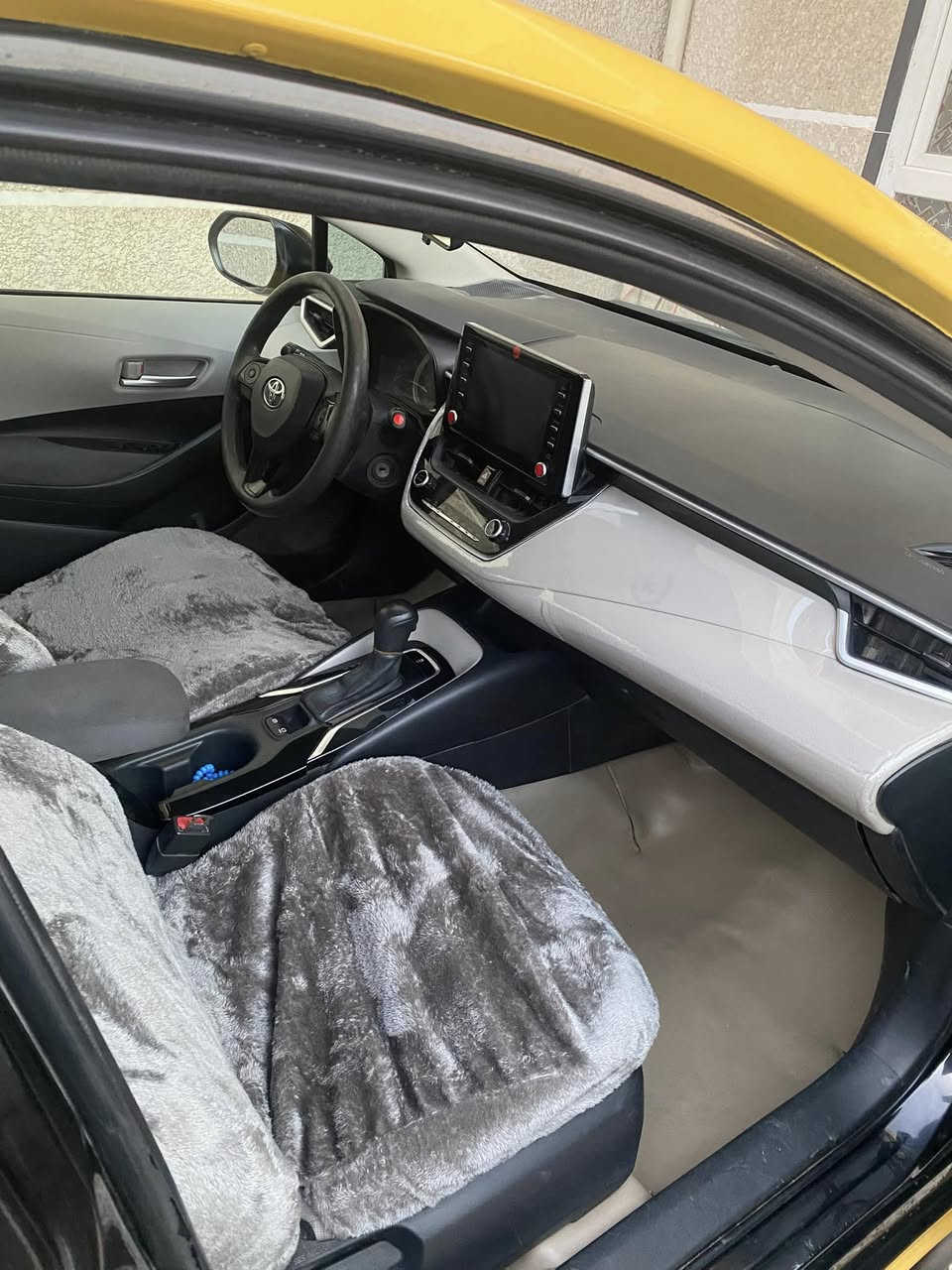 السلام وعليكم. كورلا البيع موديل ٢٠٢٠ رقم بغداد ظرر بنيد وجاملغ  السعر ١٤٥ رقم الهاتف ***********
