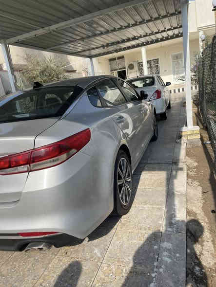 السلام عليكم 
اوبتيما 2018 وارد كوري 
بيها صبغ قطعة وحدة
وثنين باردات صغار.. نص فول شاشه كامره كشن تدفئة تبريد وباقي لمواصفات معروفه
سعر ١٤٤ 
***********
