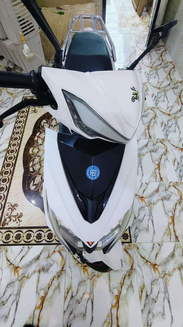 يالله سلام عليكم دراجه شحن ٦ بطاريات مديل 2025
مواصفات :
✅اربع سرع
✅لايت عالي ناصي 
✅لون مميز الابيض
✅عداد الكتروني
✅كاشف اعطال
✅ ملف 2000 واط حقيقي
✅ تمشيك على شحنه الوحده70 كيلو
✅ سرعه ٦٠ حقيقي
✅ نظام قاطع دوره
✅دبل سويج وبصمه
✅  كارت تشغيل 
✅استعمال اقل شهرين
✅ مع جنطه خلفية

🔴الــســعر:  800 وبيه مجال 
رقـم الهــاتف:***********
العنـوان: قضاء الغراف
