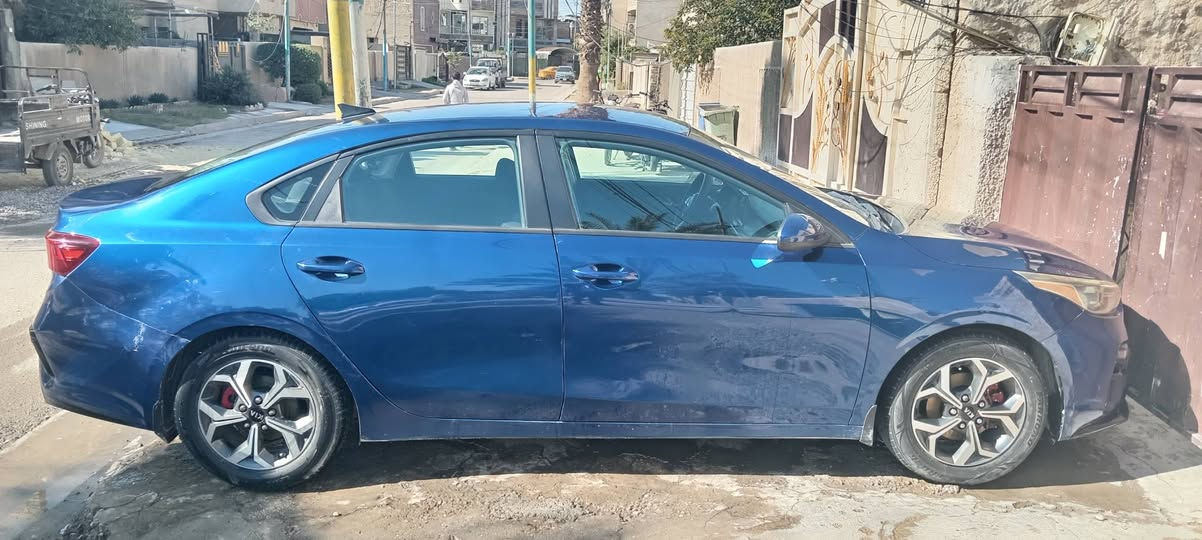 السلام عليكم فورتي ٢٠٢١ نص فول رقم اربيل بسمي ماشيه ١٠٠ حادثهه بوضح بل صوره باب خلفي وجاملغ وبيهه بارد بل باب  سياره كلش نضيفه ال لعلوان الدوره *********** السعر ١٤٠ بيهه مجال
