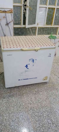 مجمده حجم وسط نظيفه حيل على الفحص وبيها ضمان السعر 150 الحله منطقه الد...