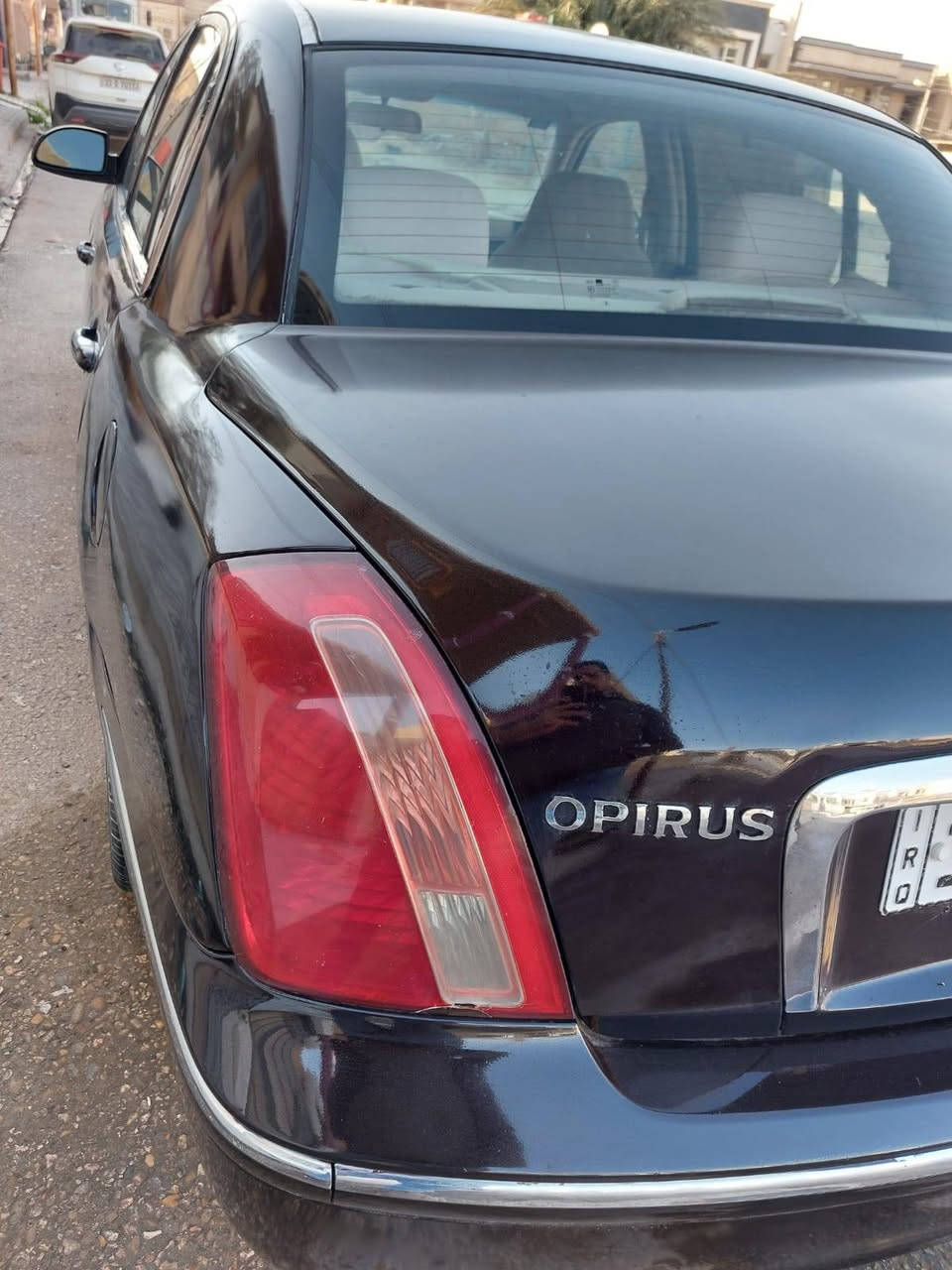 كيا اوبرس موديل 2007 حجم المحرك  3800 رقم بصره رقم انكليزي مشروع وطني مواصفات خليجية اللون احمر عنابي والسيارة باسمي ومداور ثاني يوم وتبريدها ثلج، بيها ضربه بالجاملغ  وره السايق وبيها بخار مصبوغة صبغ عام اثر جراد، كهربائياتها كلها شغالة وتراي وين ما يعجبك.
متواجد على الفيس والواتساب موبايل ***********
