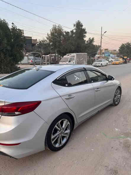 السلام عليكم
النترا موديل 17 امريكي للبيع 
لون سلفر مواصفات نص فول 
كير ومكينه وصدر وكهربائيات بشرط 100‎%‎ 
ارضيه جلد 
لايت زنون 
بيها قطعتين جاملغ وبنيد 
وبيهه بارد قليل بالداير مال الجاملغ الخلفي 
شواصي بيهن بالبدايه طعجات صغار 
منضومه تبريد جديده كامله 
ماشيه 100 
مكينه 2000 دوش وكير AT 
السياره نضيفه 
رقم اربيل الجديد وسنويه جديده 
السعر 118 وبيها مجال بسيط 
مكاني بغداد الدوره
رقم الهاتف ***********
