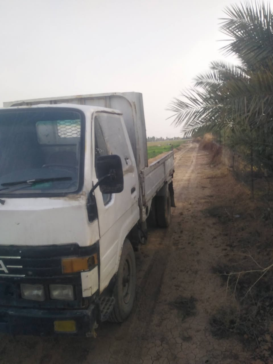 سلام عليكم عندي كنتر تويته قلاب لبيع موديل ٩٢ مكفول محرك َوكير وشاصي
***********
