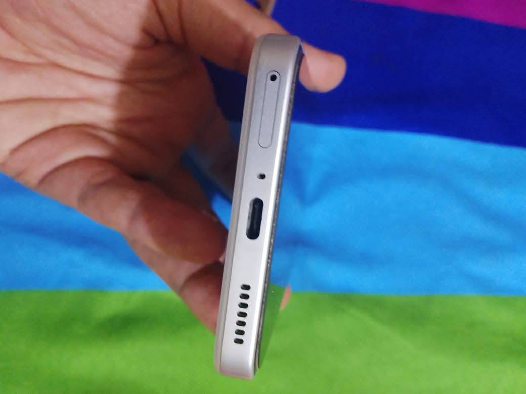 ✨ جهاز يغيّر مفهوم السرعة والفخامة!
‏TECNO POVA 7 Ultra 5G جاي بتصميم قوي وأداء رائع …يقدملك تجربة تكنولوجية مميزة⚡👑
✨ المواصفات:
⚙️ معالج Dimensity 8350 – أداء ثابت وقوي حتى مع الألعاب الثقيلة 🎮
📱 شاشة 6.67” AMOLED | 144Hz – سلاسة ونعومة تخليك تستمتع بكل لحظة
🚀 وضع الألعاب 120FPS – تجربة احترافية بدون أي تهنيغ
🔋 بطارية 6000mAh + شحن سريع 70W – طاقة تصمد وشحن يرجعك بسرعة ⚡
📸 كاميرا 108MP – تفاصيل واقعية وألوان واضحة بكل لقطة
💧 مقاوم للماء والغبار
🔊 سماعات ستيريو 
الجهاز قفل, 375 قفل عنواني كوت  داموك كامل ملحقات جديد كلش الجهاز
***********
***********
