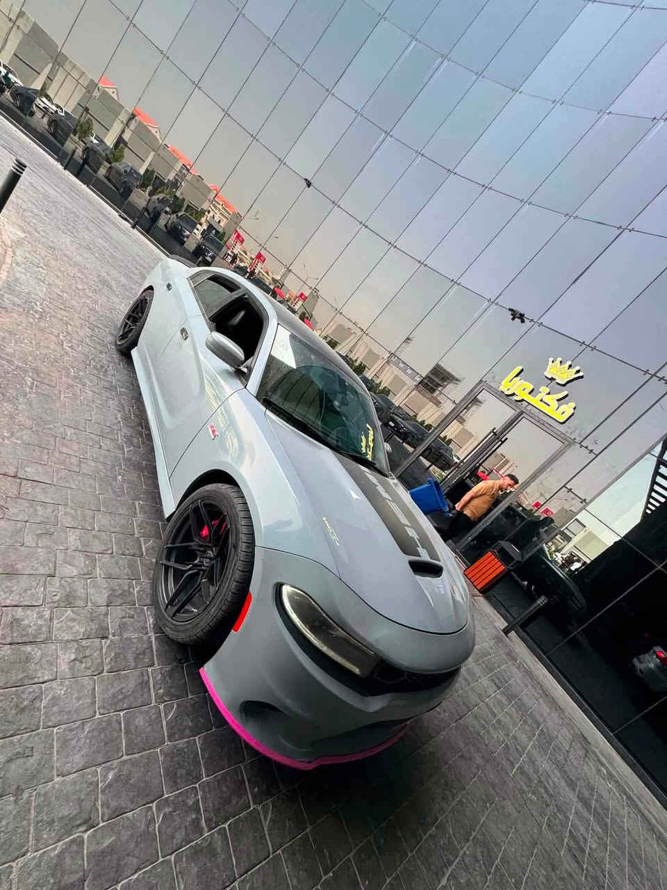 يالله
هيمي 5.7 
V8 عضلات امريكيه 
فول مواصفات عدا الفتحه 
السياره قطعتين كلير فقط  
حادثها موضح  بالمنشور
ممشاها 100 الف ميل 
السياره بأسمي شخصيا 
سياره احلى من الصور 
سياره ماناقصه شي ابد 
شوته رياضي بلادي + فجوج برمبو 
اي شي تريد تستفسر عليه اتصال فقط
***********
