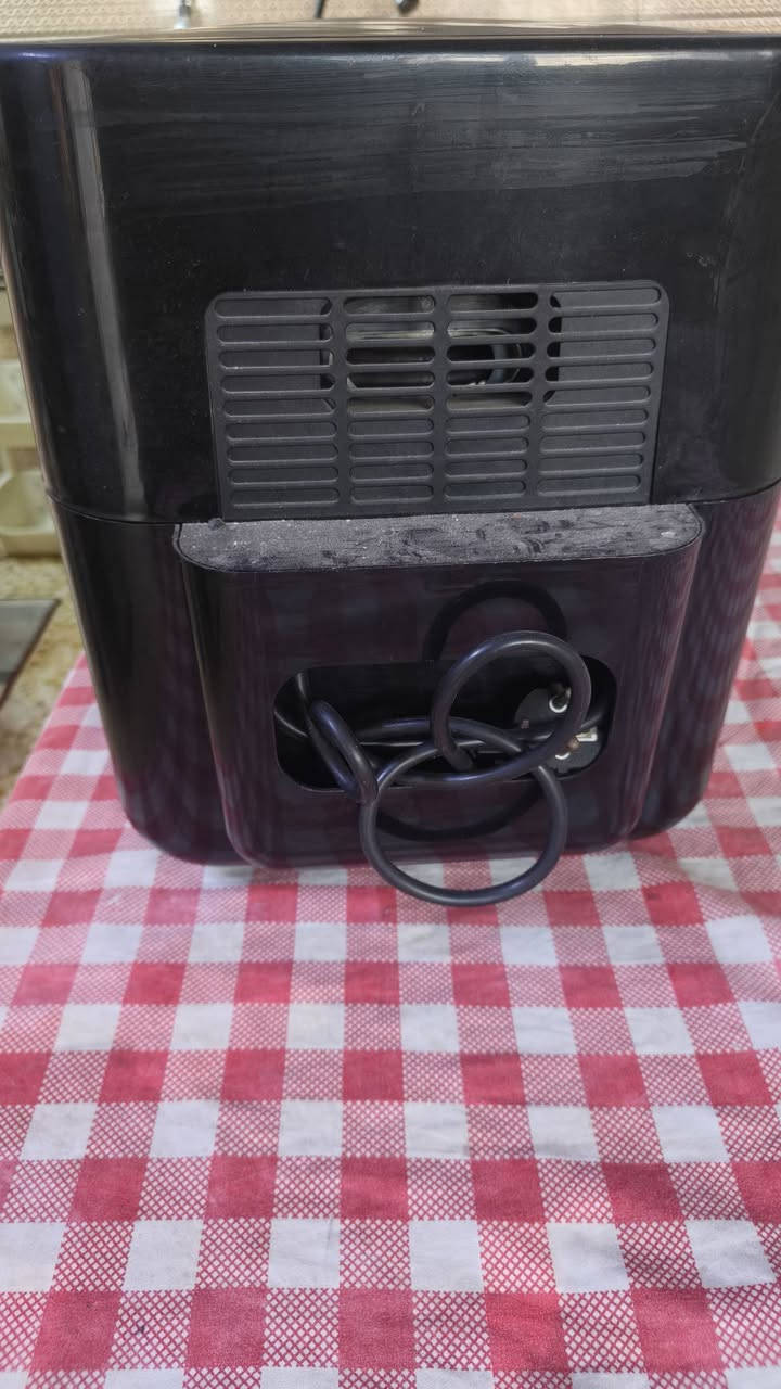 قلاية هوائية شغالة شرط الفحص السعر ٤٥ وبي مجال ***********
