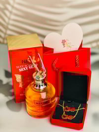 بوكس فخم • عطر Sexy Sexy • عقد قلوب