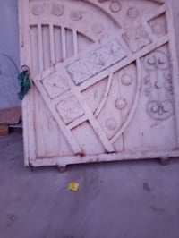 باب حديد • نضيفه