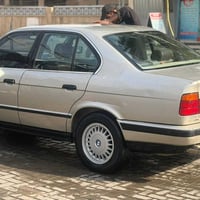 اسلام عليكم BM موديل 90 حجم 525 مفتوح سيارة بلادية وكلش نضيفة گير محرك...