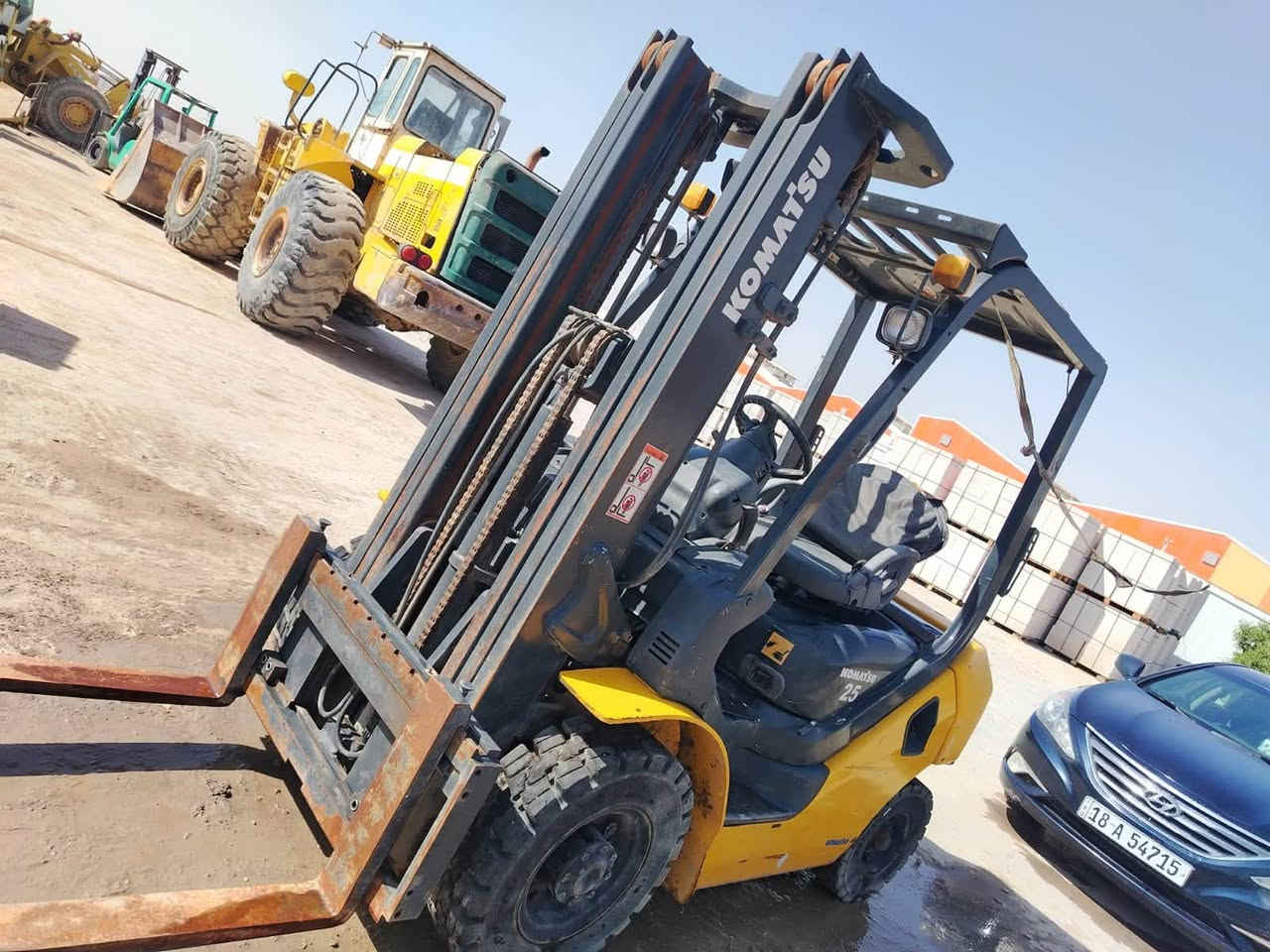 للبيع رافعة شوكية كوماتسو (KOMATSU)
الماركة: Komatsu
موديل: 2019
سعة الرفع: 2.5 طن (2500 كغم)
نوع الإطارات: جوبلس
ناقل الحركة: أوتوماتيك 
الوقود: ديزل 
حالة الرافعة: مستعملة، جاهزة للعمل
شوكات أمامية بحالة جيدة
مناسبة للمعامل والمخازن ومواقع الإنشاء
المميزات:
صناعة يابانية معروفة بالمتانة والاعتمادية.
محرك قوي واستهلاك اقتصادي.
صيانة متوفرة وقطع غيار متوفرة في السوق.
للاتصال ‭***********‬
