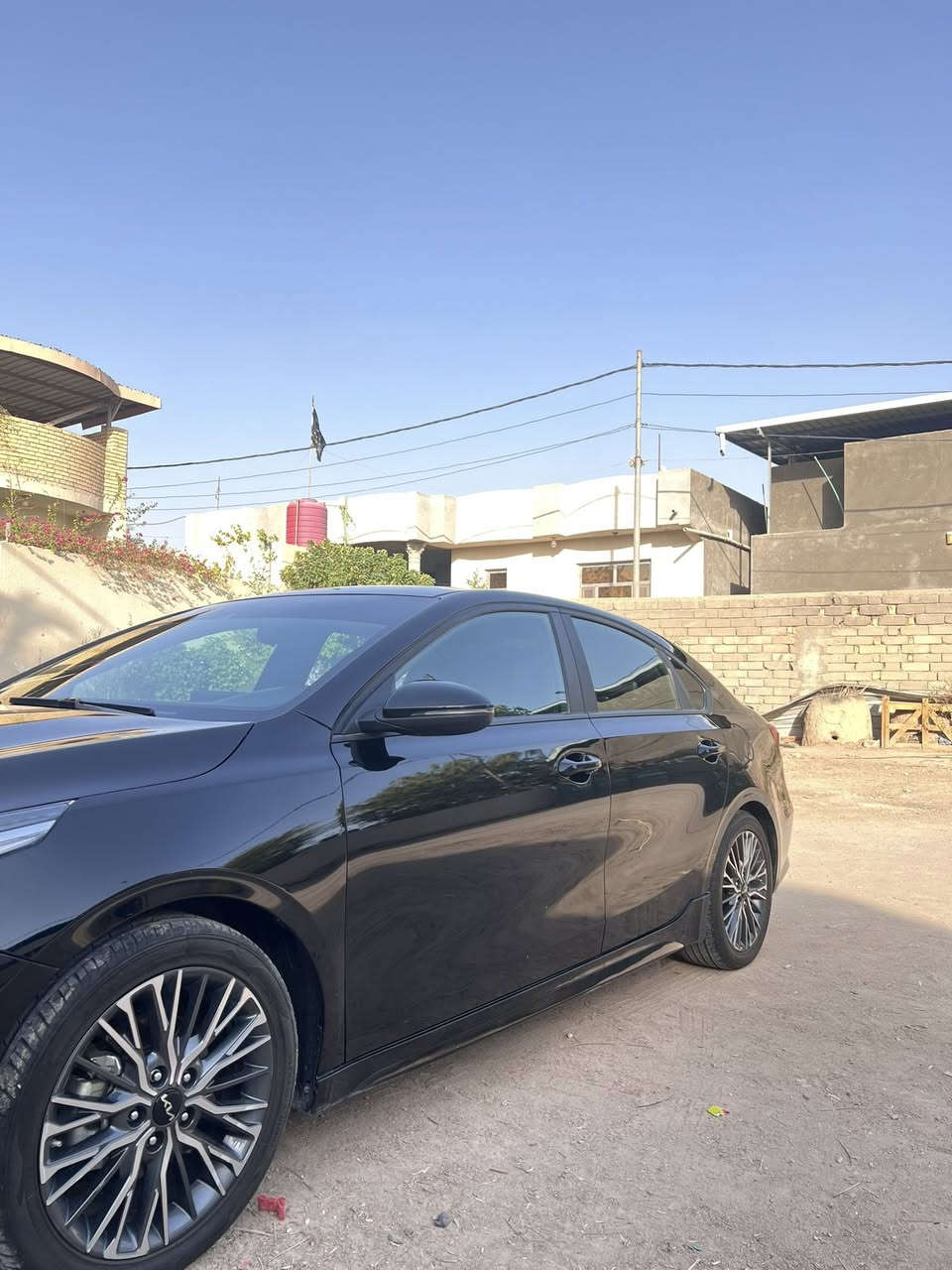 بيع او مراوس
كيا فورتي جي تي لاين2024 
فووووول مواصفات للاخير
اعلى فئة بالفورتي
ماشيه29  الف بعدهه بريحة الشركة 
محرك 2000 دوش المرغوب
اللون اسود ملكي 
رادار 
 وفتحة سقف 
الجام ينزل بالريمونت البصمة
كشنات جلد كلهن 
مع تحكم كهرباء وتدفئة وتبريد بالكشنات
 اشاير بالمري 
نظام الصوت والشاشة من هارمن كاردن
 مضخم صوت وضوح جدآ ممتاز رادار امامي وخلفي وجانبي
 سبير بلاد كومهو 
وضعيات قيادة
 توقف ذاتي
 تحديد مسار
 قيادة ذاتية كاميرا امامية صندوق كهرباء يفتح عند الاقتراب
 اشارة ترحيب باليدات عند الاقتراب 
بصمات بوب 
الجام ينزل بالبصمة
تبريد خلفي 
ارضيات ربل بلاد حوض ستندر عليهه 
السيارة ما ناقصها برغي كاملة مكملة
 رقم معوقين بغداد وكالة 
 بدون ارباك بدون ارباك حادثهه جدآ جدآ بسيط دعامية وشووووية من البنيد وتكحيل بسيط ما مبين بالجاملغ الامامي اثر شخوط ناعمة جدآ وشوف العين وبالعراق صار بيهه بارد بالهلال مال الجاملغ الخلفي جدا بسيط 
غراض السيارة كلة تفصيخ بلادي شرط الفحص
السيارة كارتون سعره 155  
المكان بالبصرة موجود وتساب
***********
