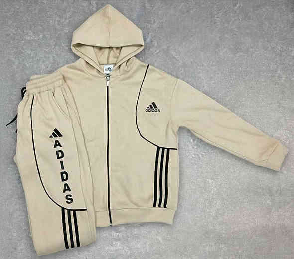 تكرررر الموديل 👌🔥🔥🔥 

تراك رجالي

خامة قطن مبطن 3 خيط عالي الجودة 
L. XL. 2XL. 3XL.

للحجز والاستفسار. واتس اب *********** بغداد
