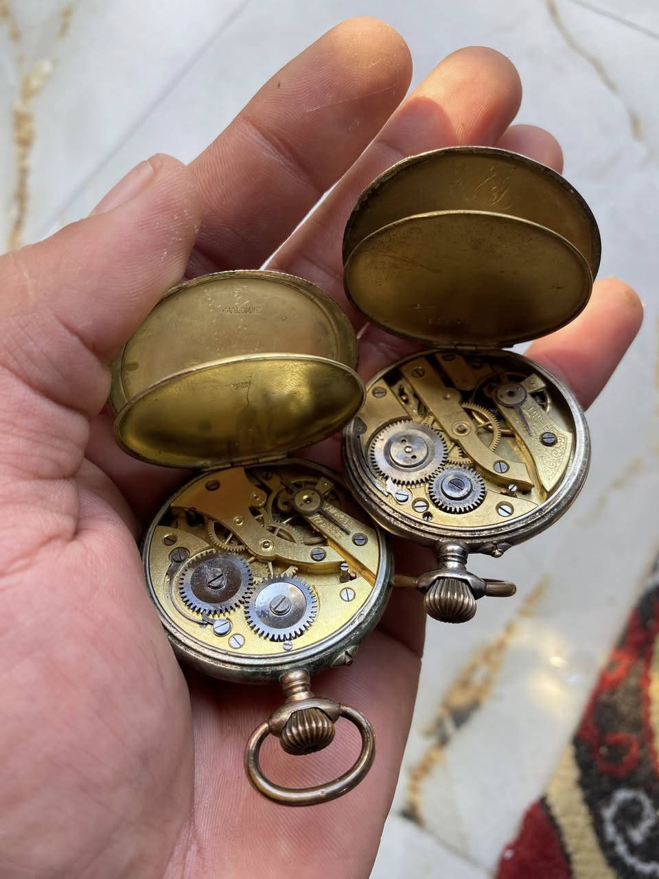 ساعات جيب فضه عيار 800 بالكامل  سعر 200 الف


**إذا كنت صاحب هذا الإعلان وتريد حذفه لأي سبب، رجاءا أرسل رسالة إلى الدعم الفني**