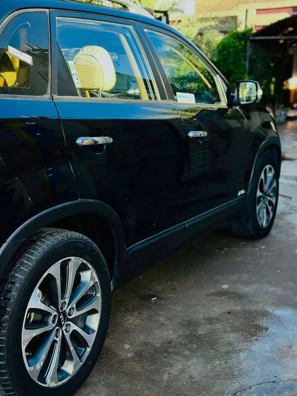 السلام عليكم
للبيع سورينتو خليجي موديل 2014
محرك 6 سلندر كير اوتوماتيك 
رقم اربيل تحويل مباشر 
السياره مثل ماموجود بالصور 
مكان السياره صلاح الدين /الضلوعيه 
السعر/ 185 وبيها مجال 
للاستفسار الاتصال على الرقم 
***********
