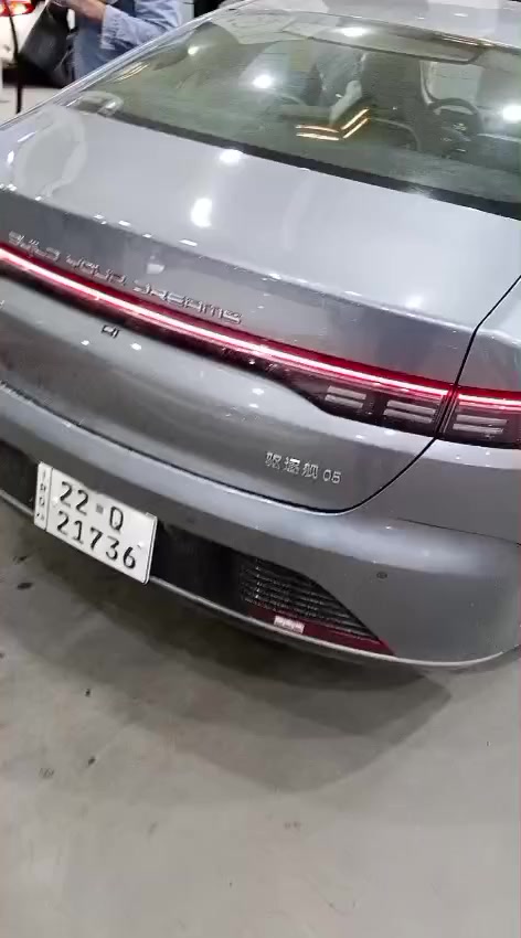 سلام وعليكم سياره بغداد رقم اربيل سياره بسمي موديل 2025 بي واي دي دسرويل سياره جاهزه من كل شي وجديده 
للتصال  ***********
