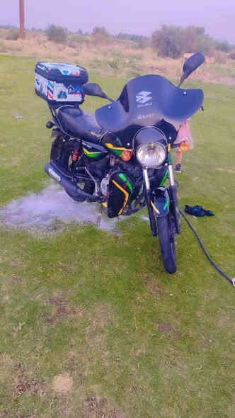 السلام عليكم
دراجه للبيع بوكسر موديل(2020)
نضيفه ومداريها ع ايدي
 الدراجه بأسمي مرقمه 
ثاني يوم تحويل سنويه جديده
المكان بغداد التاجي منشأ نصر
السعر خاص ***********
