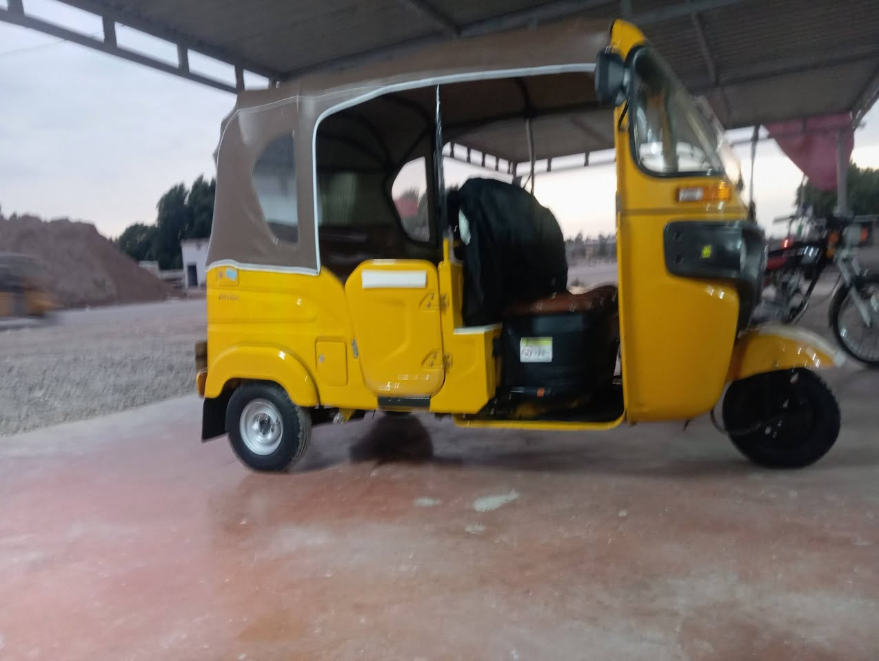 سلام عليكم تكتك للبيع موديل 2022شهر 5,رقم واسط كفاله تخم تاير جبلي تكتك حلوه للاستفسار ***********مكاني نعمانيه
