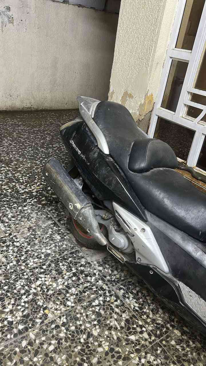 سلام علكم سلفر ونج 400 مفتوحه للبيع الدراجه متروكه صار سنه طافيه بس الدراجه شغاله وبسويجه هاذ رقمي ***********
