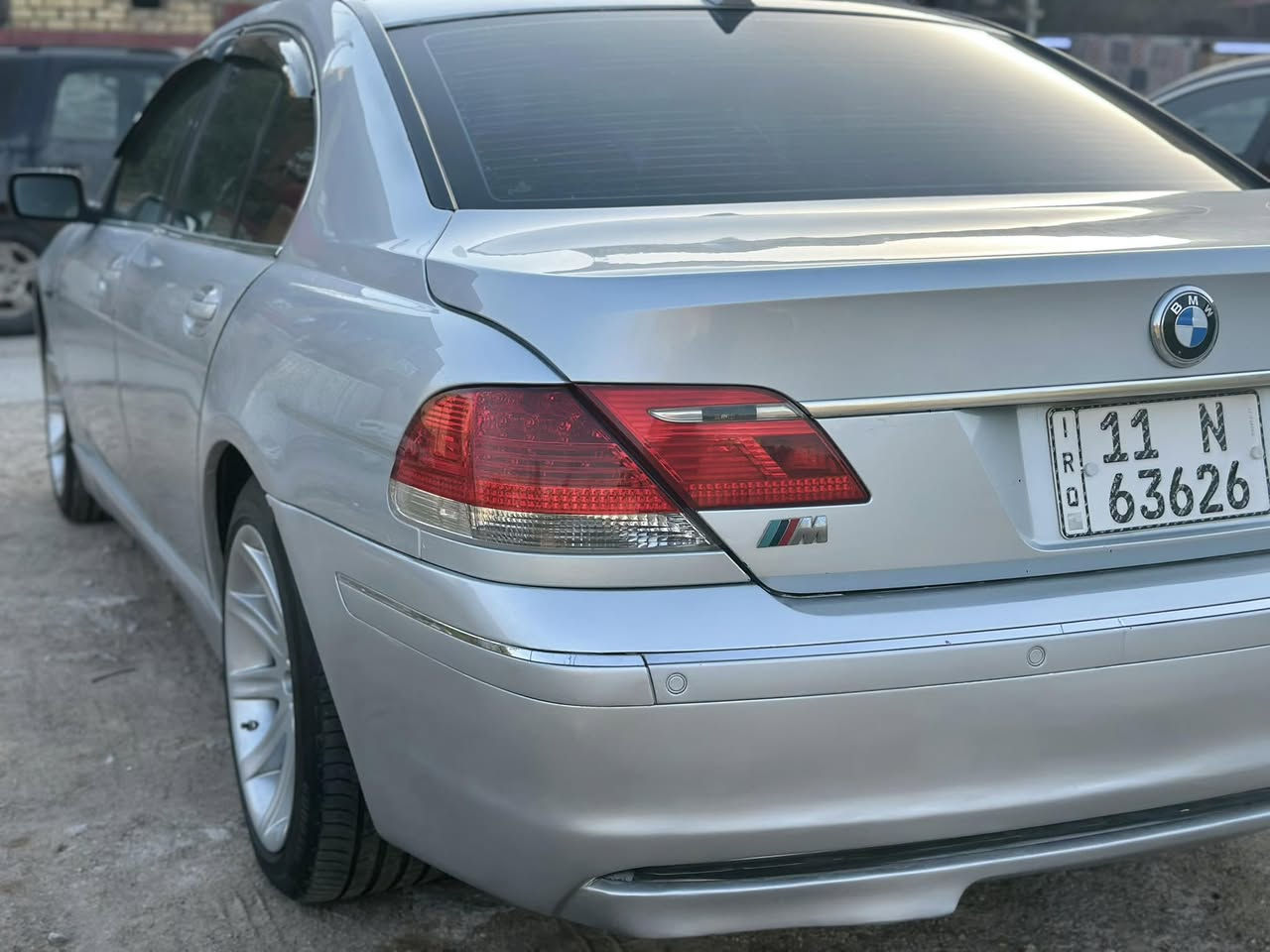 تحية طيبه. بي ام باخره745i موديل 2005 اصل بدون تحديث بلاد السياره فول مواصفات بأسمي السياره  
الآستفسار ***********
