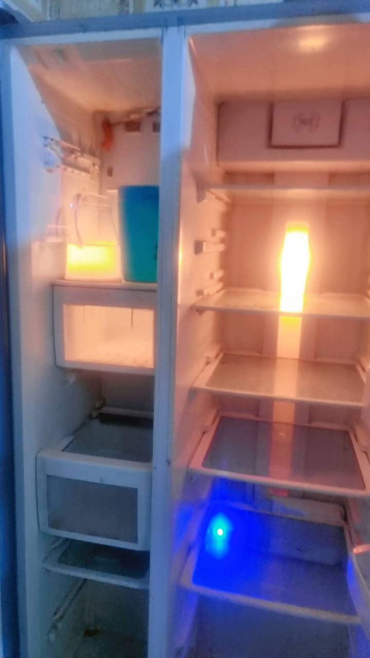ثلاجه بيكو شرط تجمد نضيفه ***********
