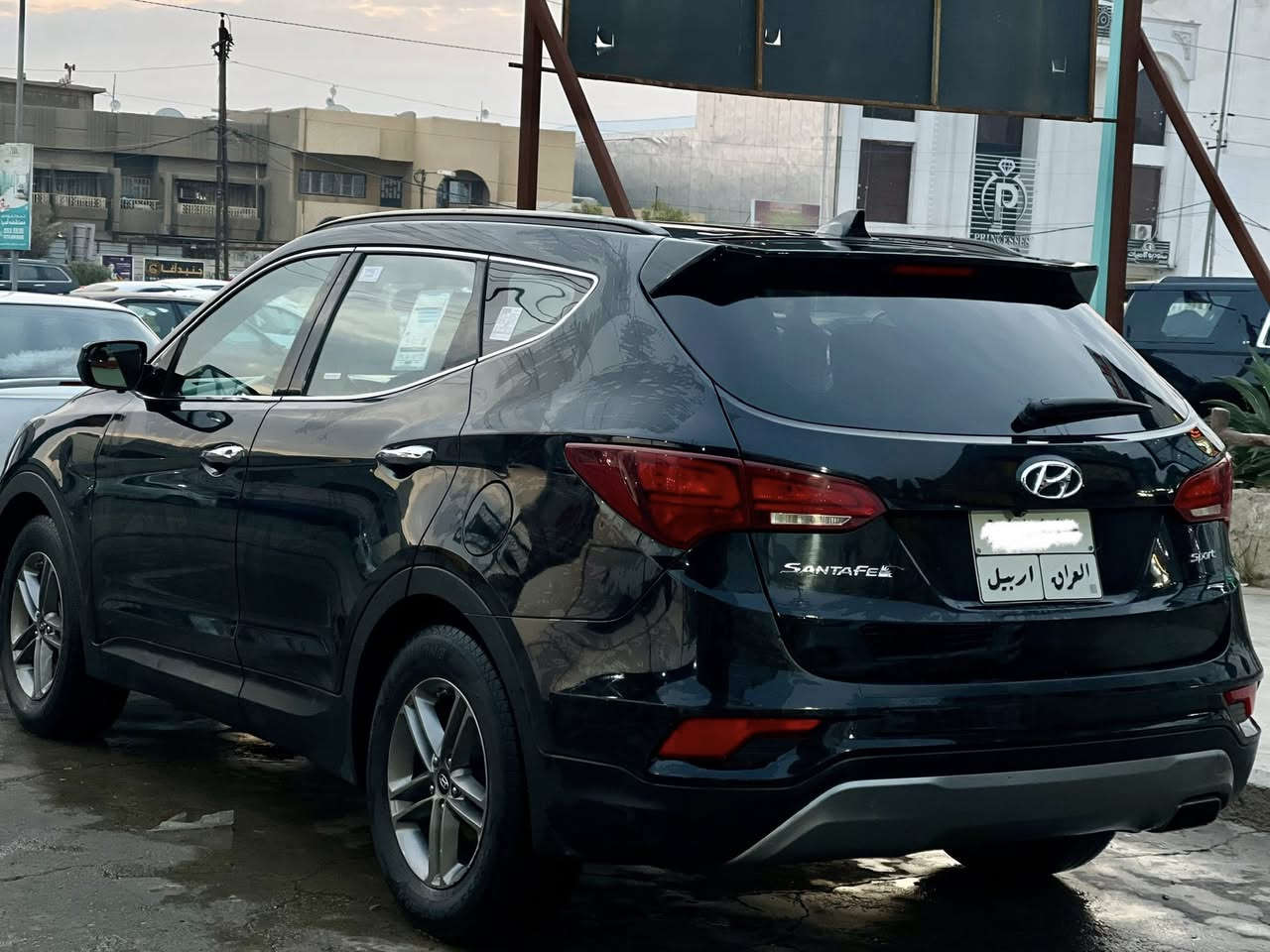 سنتافي موديل 2017 سياره نضيفه مابيها اي نقص بيها رقم اربيل شمالي ضرر 3 قطع بدون دواخل بدون ايرباك مكان السياره تكريت  للتواصل على الرقم ***********
