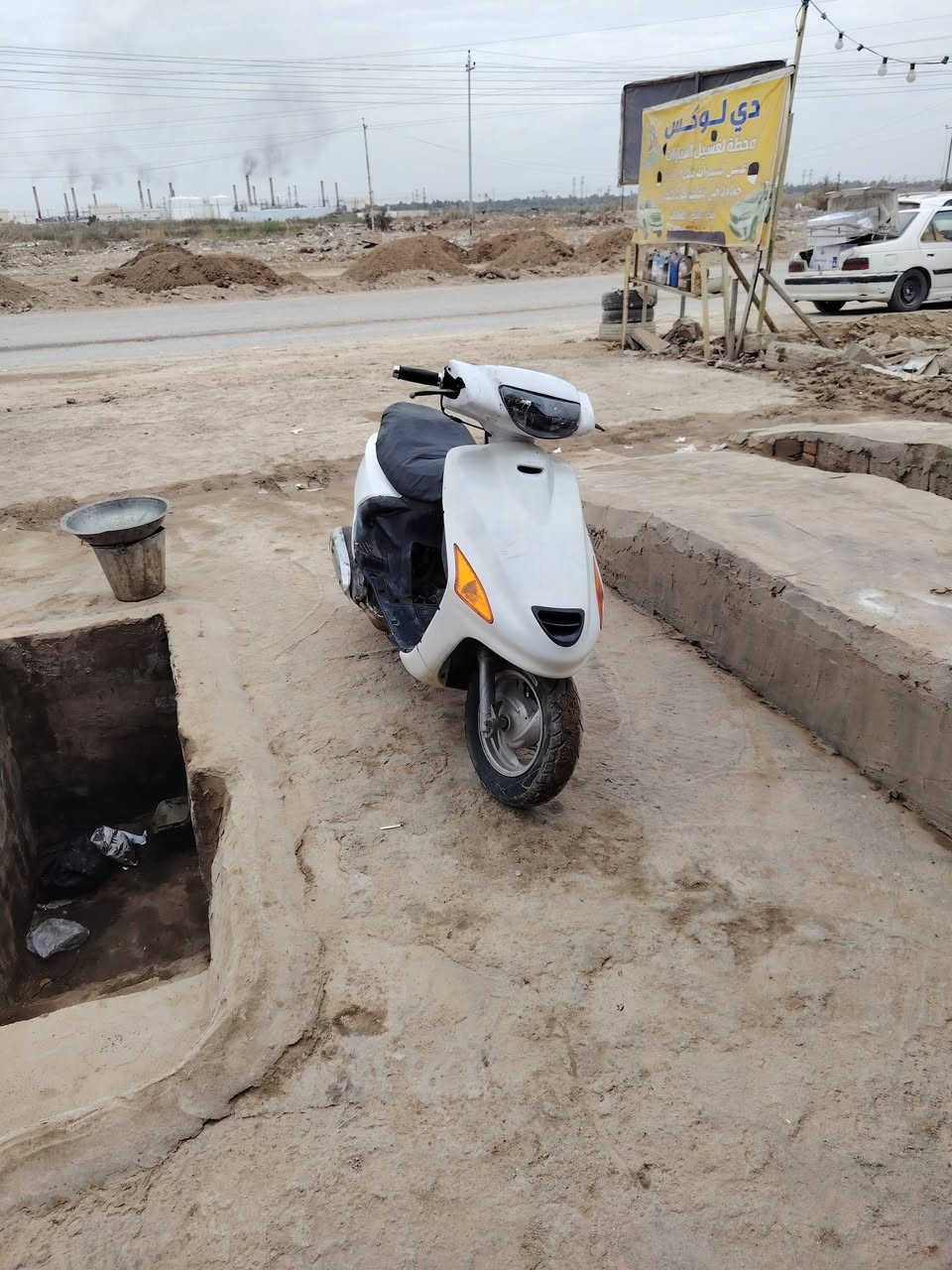 للبيع فراشة ستوني معمره كامل محرك تجفيت جديد علشرط كابريتر جديد باتري سلف سيم ويدة سكليتر يدة تشغيل اشاير مازدة واقيات طين بنزات تايرات ودهن اصلي أمريكي ومفولة بانزين تشغل وتطلع بدون اي مشكلة  *********** المكان الفرات شارع الصب السعر ٢٥٠
