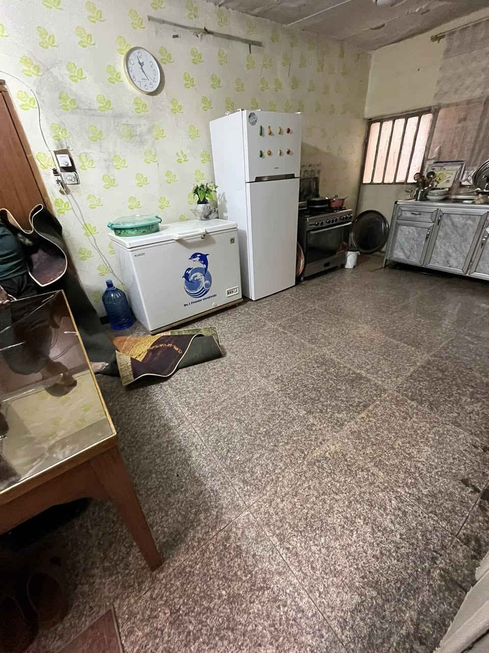 بيت بسعر كاع   

المساحة134متر 

الواجهه 6.60

النزال20م

عرض الشارع12م شارع نضيف

السعر 140 مليون 

حي الجهاد  الالفين  

***********
