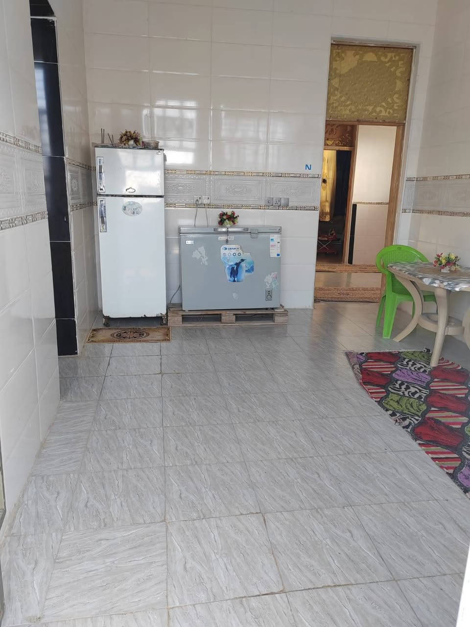 السلام عليكم بيت للبيع مساحته ٢١٠ ركن على شارعين في مدينة كاع مهدي عاكول قرب طاقة  الكهرباء يكون شارع بينه وبين حي بابل عرض الشارع ٢٥ وبصفحته ١٠ الاستفسار على هذا الرقم ( ***********)
