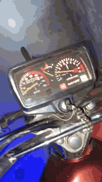 سلام عليكم دراجه سيفان مديل عشرين الدراجه بيها ملاحظات اشاره مكسوره صفاحيه مال باتري الباقي كله شغال المحرك مكفول انطيكياها بشرط السعر ٥٥٠
***********
