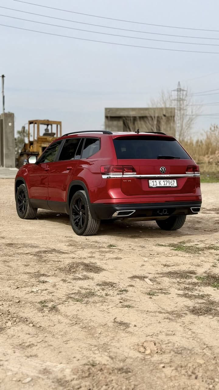 السلام عليكم سيارة فولكس وآجن اطلس موديل 2023
ماشيه 32 ألف رقم بغداد فول مواصفات SE فتحة سقف
كشنات VIP بصمة تشغيل عن بعد توقف تلقائي رادار 360 والى آخره من المواصفات الكثيره السياره جديده ما ناقصه اي شي السعر 295$ لاستفسار الاتصال ***********
