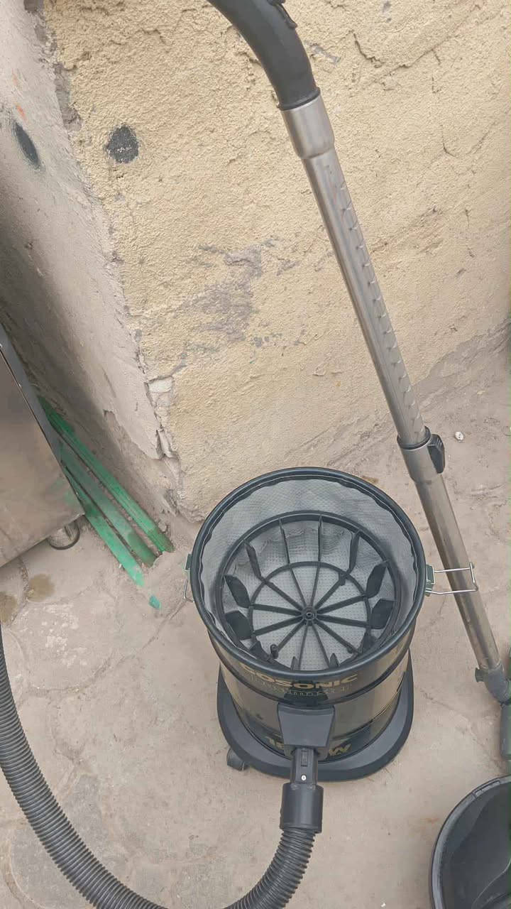 السلام عليكم هاي المكنسة للبيع نضيفة كلش اخت الجديدة شرط الفحص السعر 40وبيهة مجال العنوان كربلاء حي المهندسين مال حي العسكري قرب كهرباءيات النبراس *********** كربلاء, العراق
