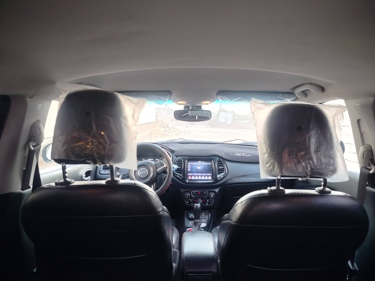 للبيع سيارة جيب كومبارس موديل 2018 السيارة وارد امريكي حادثها فقط بنيد وجملغ الدعاميات صبغ تكمه جهت السائق صور الحادث مرفقة بالمنشور ماشيه  86  دواخلها جلد نظيفة جداً السيارة فئه لمتد فور ويل علماً ان السيارة تمتلك عدة انظمة قياده 
.القيادة على الوضع الجبلي 
.القيادة على الوضع الانزلاق
.القيادة على الوضع الجليدي 
المواصفات 
بصمة تشغيل عن بعد 
دخول ذكي تبريد تدفئة كشنات 
كشنات كهربائية تحكم ستيرن كهربائي
هاند بريك كهربائي
تبريد قطعتين امامي وخلفي 
رقم السياره جديد انكليزي مميز
مشروع وطني 
السعر ١٢٥ بيه مجال بسيط 
عنوان السياره مركز الديوانية 
الرقم *********** واتساب
